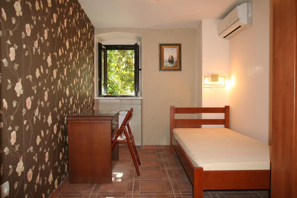 Holiday Home Ametist Cattaro Esterno foto