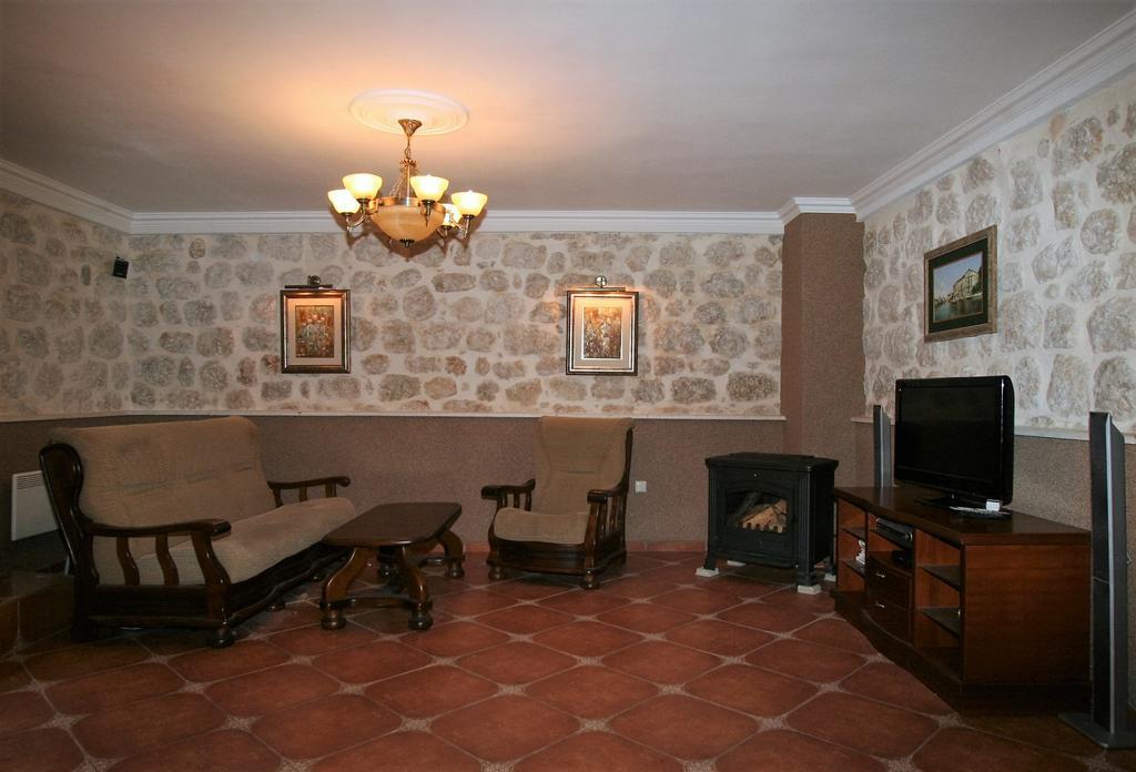Holiday Home Ametist Cattaro Esterno foto