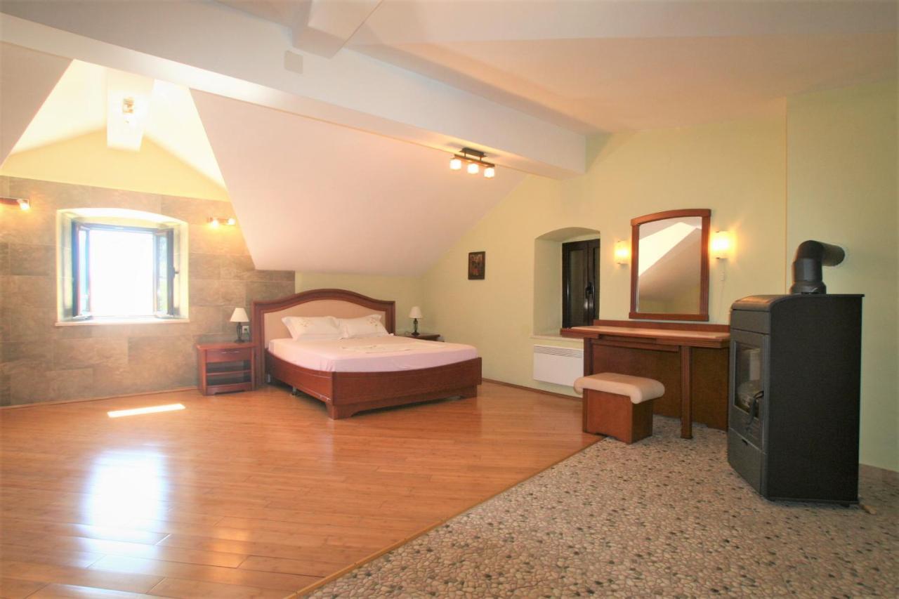 Holiday Home Ametist Cattaro Esterno foto